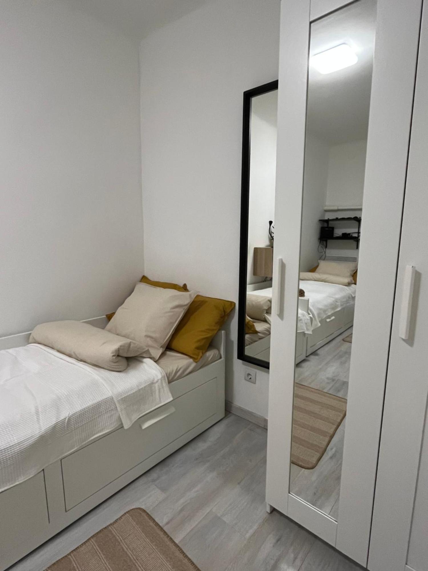 Mini Gallery Szondi Apartment Budapest